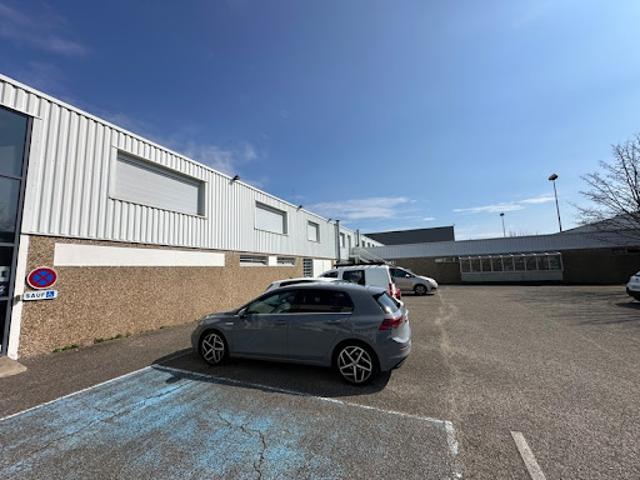 Local Commercial vente à Bourg-en-Bresse, Miribel