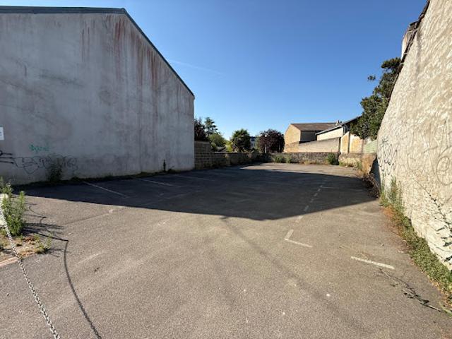Local Commercial vente à La Roche-sur-Yon, La Roche-sur-yon