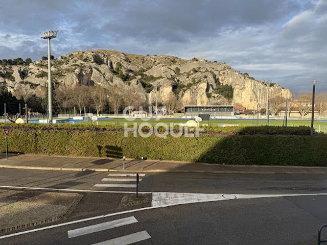 Local Commercial vente à Apt, Cavaillon