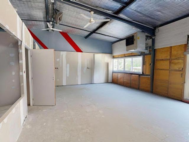 Local Commercial vente à Marseille, Auriol