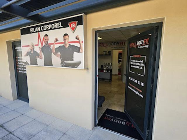 Local Commercial vente à Nîmes, Uzès