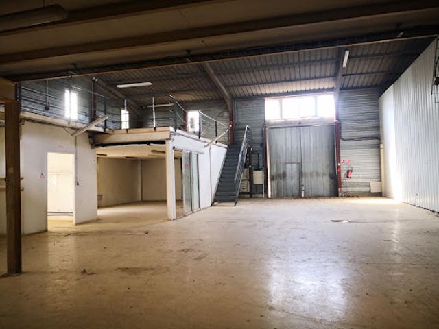 Local Commercial vente à Arrondissement de Toulon, Solliès-ville