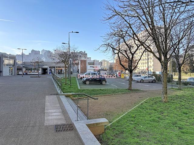 Local Commercial vente à Saint-Étienne, Saint-etienne
