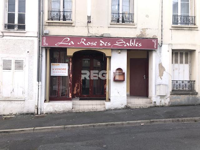 Local Commercial vente à Melun, Vaux-le-pénil