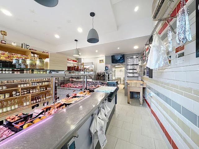 Local Commercial vente à Sainte-cécile-les-vignes