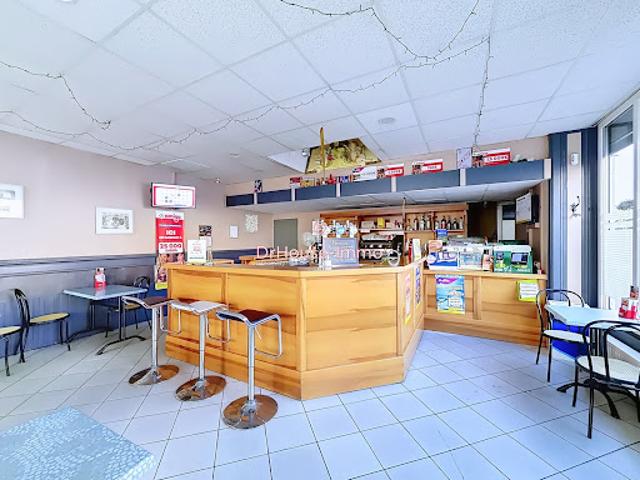 Local Commercial vente à Saint-Étienne, La Ricamarie