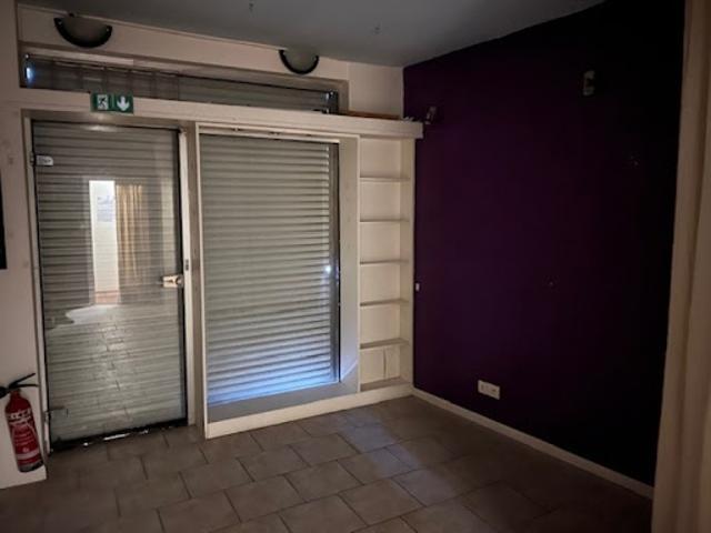 Local Commercial vente à Saintes