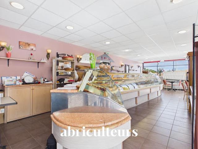 Local Commercial vente à Aix-en-Provence, Pélissanne
