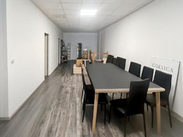Local Commercial vente à Ajaccio, Afa