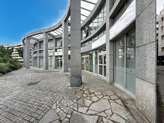 Local Commercial vente à Saint-Julien-en-Genevois, Ville-la-grand