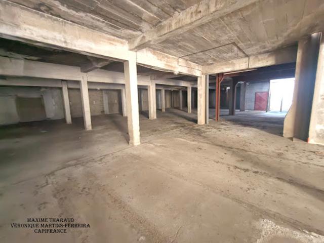 Local Commercial vente à Vierzon, Cher