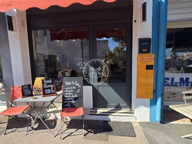 Local Commercial vente à Arrondissement de Draguignan, Roquebrune-sur-argens