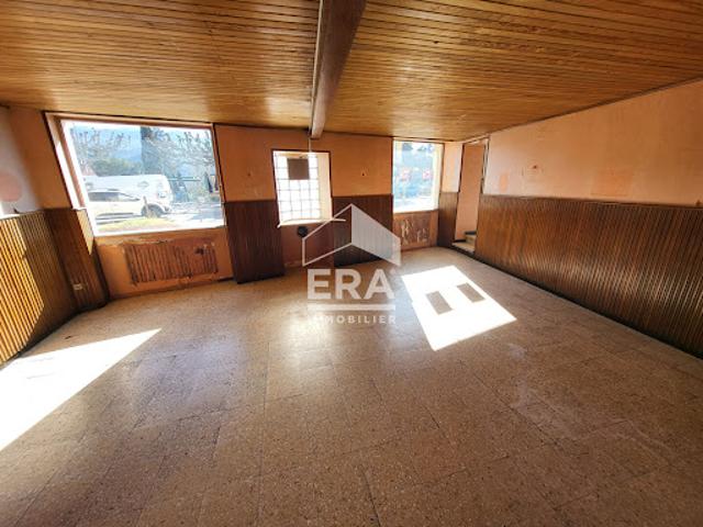 Local Commercial vente à Digne-les-Bains, Château-arnoux-saint-auban