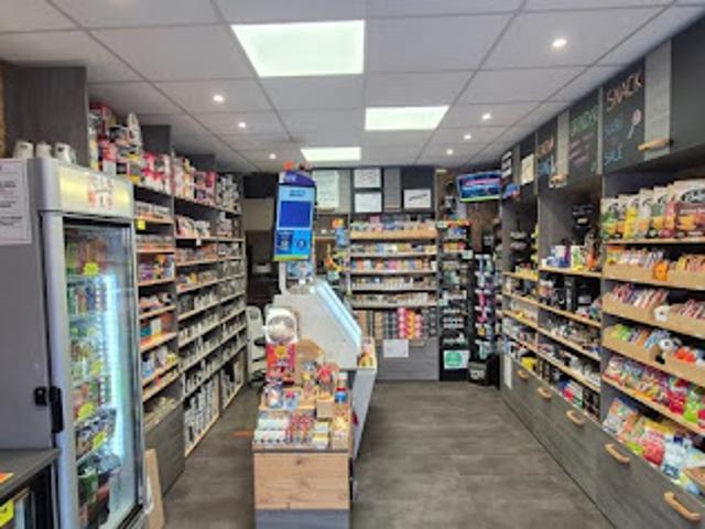 Local Commercial vente à Riom