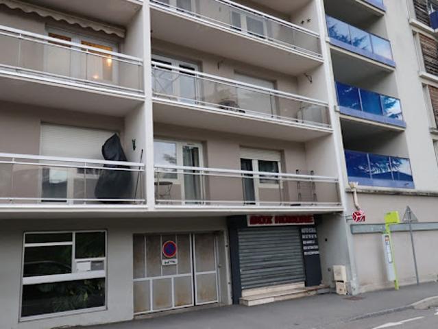 Local Commercial vente à Saint-Étienne, Saint-etienne