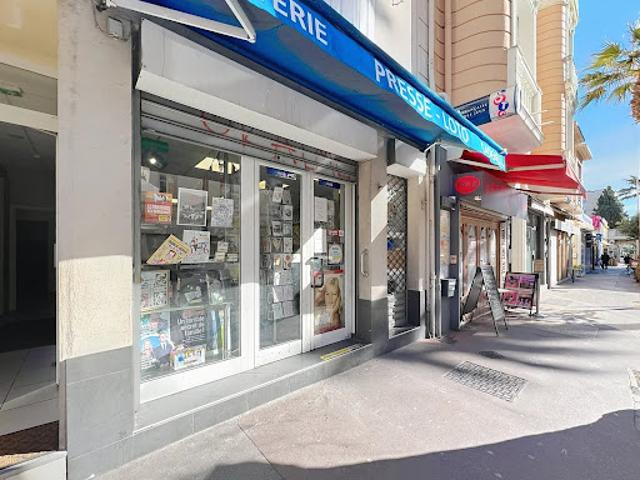 Local Commercial vente à Grasse, Antibes