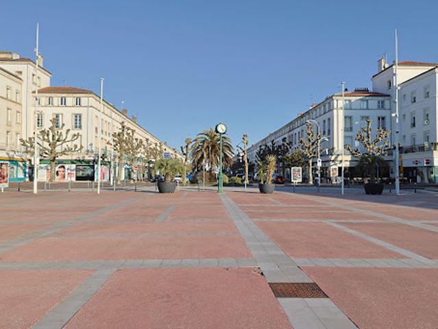 Local Commercial vente à Rochefort, Royan