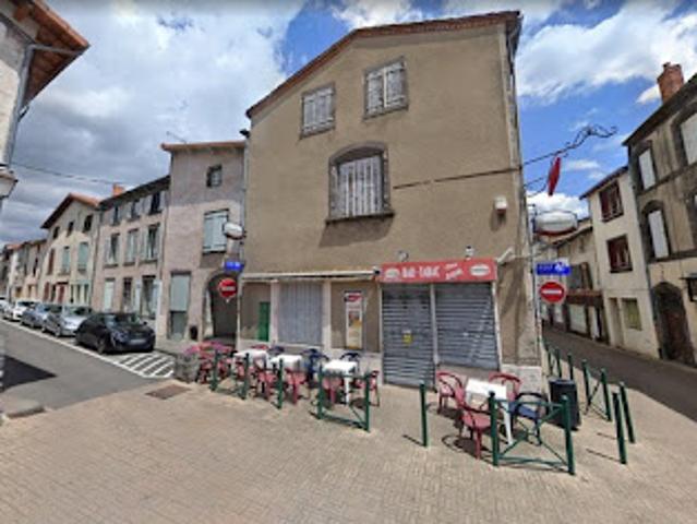 Local Commercial vente à Riom, Maringues