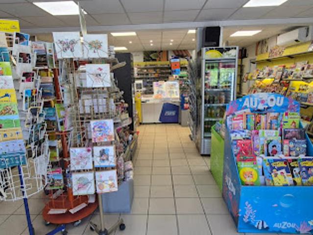 Local Commercial vente à Les Cheix, Manzat