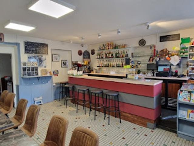 Local Commercial vente à Riom, Varennes-sur-morge