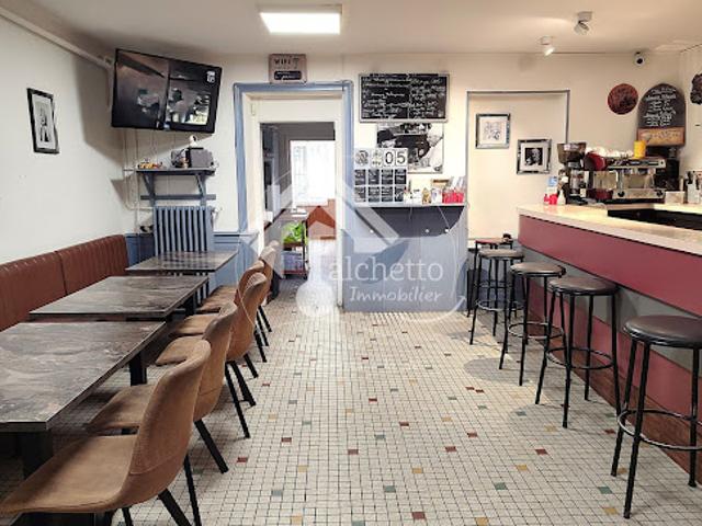 Local Commercial vente à Riom, Varennes-sur-morge