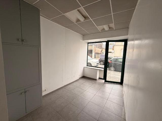 Local Commercial vente à Centre Ville Rive Gauche, Laval