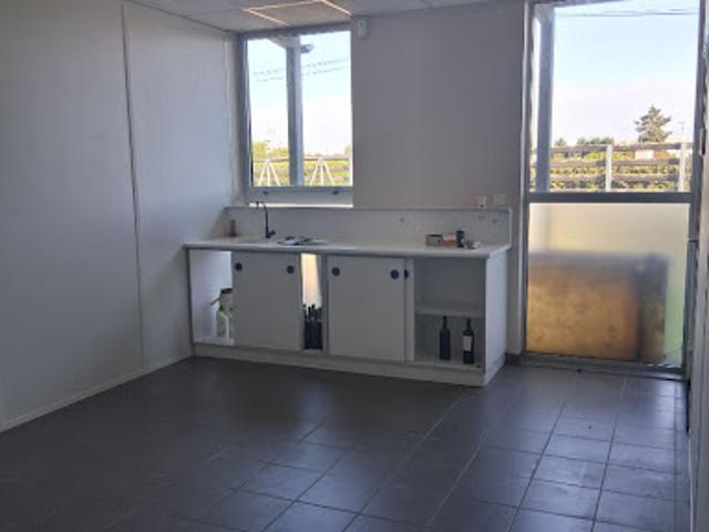 Local Commercial vente à Lesparre-Médoc, Pauillac