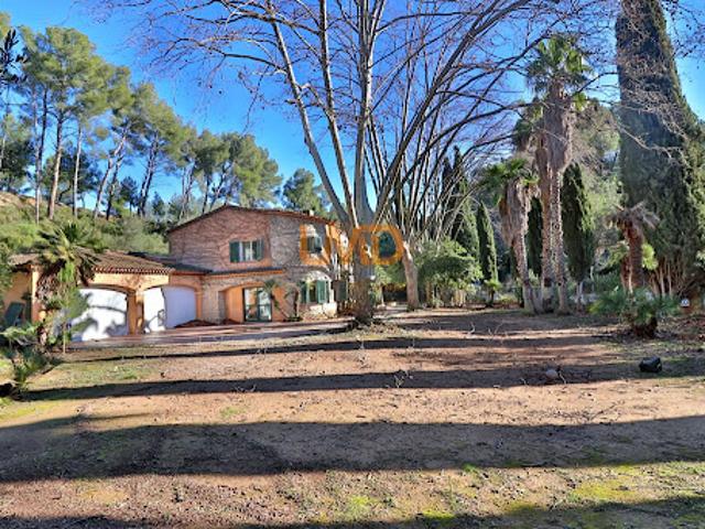 Local Commercial vente à Arrondissement de Toulon, Sanary-sur-mer