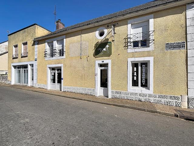 Local Commercial vente à La Flèche, Joué-en-charnie