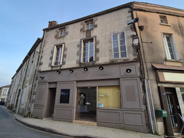 Local Commercial vente à La Roche-sur-Yon, Mortagne-sur-sèvre