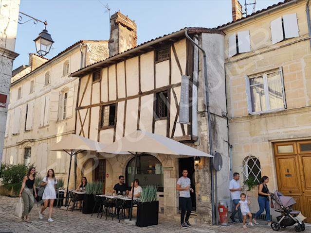 Local Commercial vente à Cognac