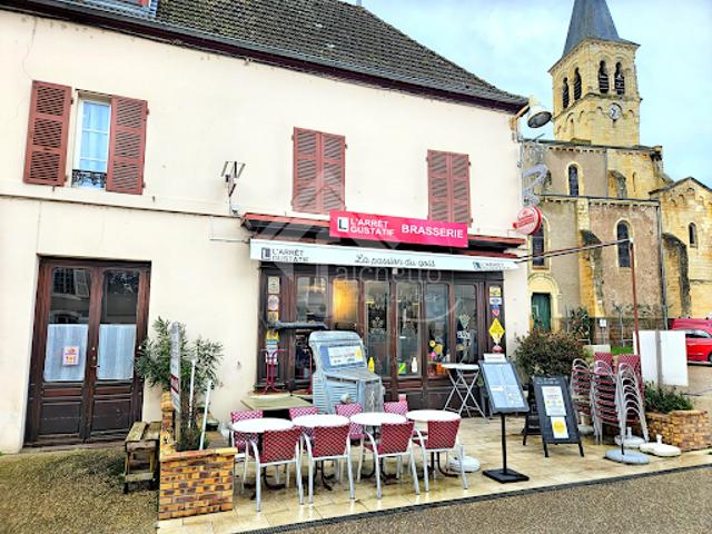 Local Commercial vente à Vichy, Le Donjon