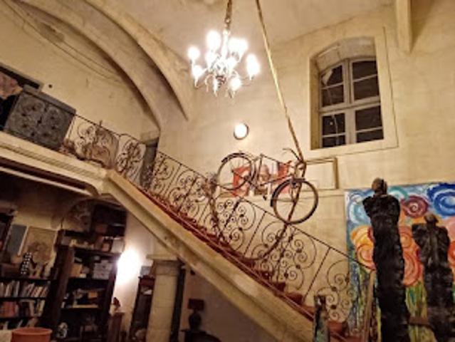 Local Commercial vente à Nîmes, Sommières