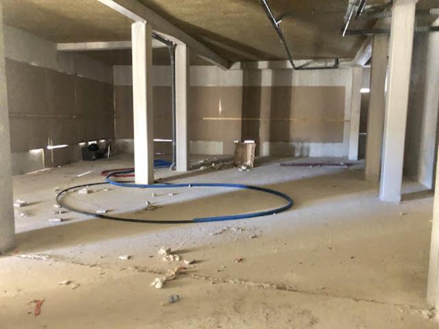 Local Commercial vente à France métropolitaine, Cuges-les-pins