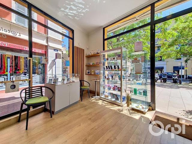 Local Commercial vente à Grasse, Cagnes-sur-mer