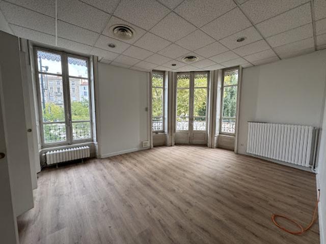 Local Commercial vente à Tournon-sur-Rhône, Annonay