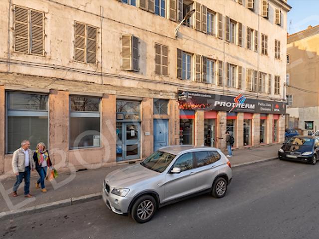 Local Commercial vente à Mâcon
