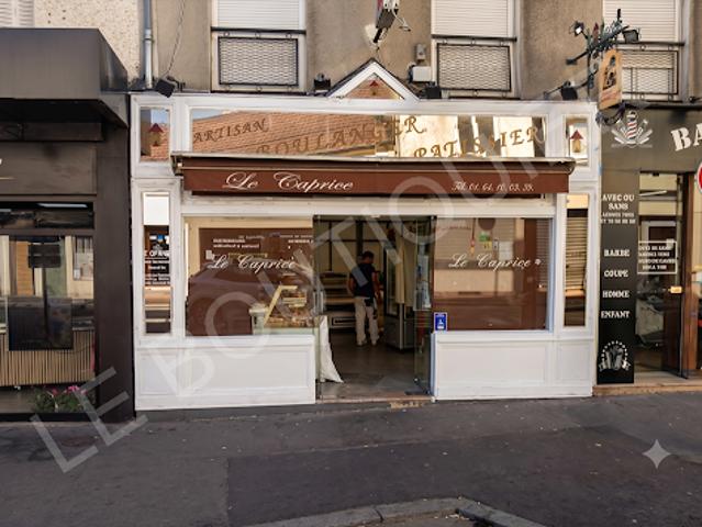 Local Commercial vente à Melun, Vaux-le-pénil