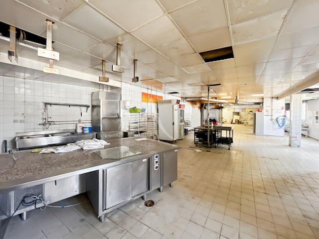 Local Commercial vente à Mantes-la-Jolie, Les Mureaux