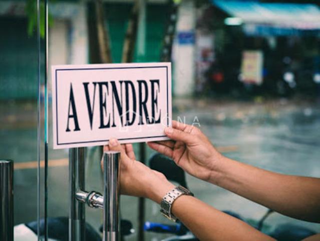 Local Commercial vente à Nîmes, Le Grau-du-roi