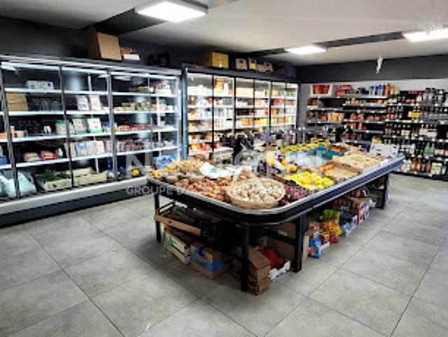 Local Commercial vente à Issoudun, Chabris