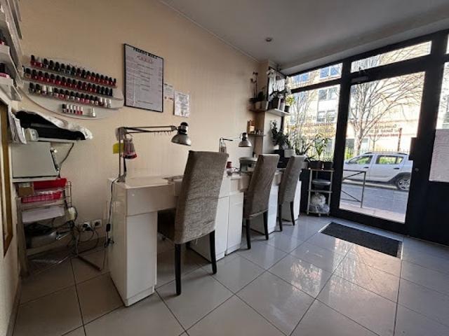 Local Commercial vente à Nanterre, Levallois-perret