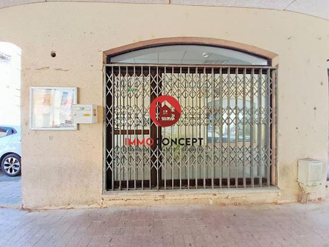 Local Commercial vente à Roquemaure, Gard