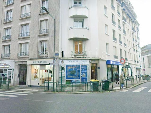 Local Commercial vente à Nanterre, Suresnes