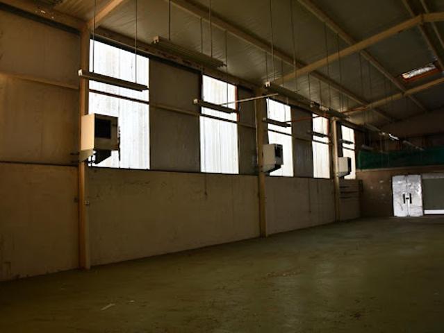 Local Commercial vente à Saint-Maurice, L'Île-Bouchard