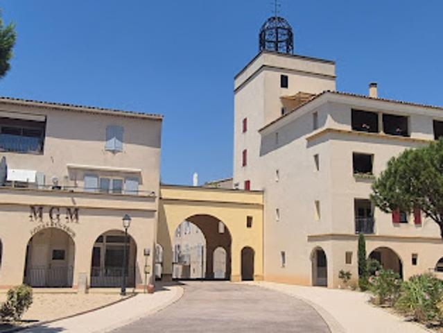 Local Commercial vente à Aix-en-Provence, Mallemort