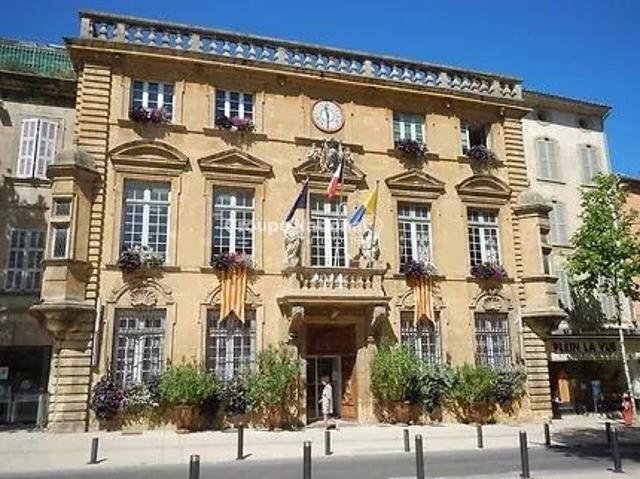 Local Commercial vente à Aix-en-Provence, Salon-de-provence
