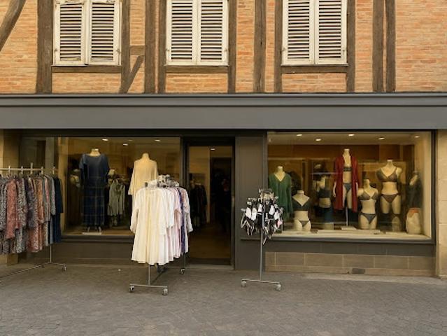 Local Commercial vente à Figeac