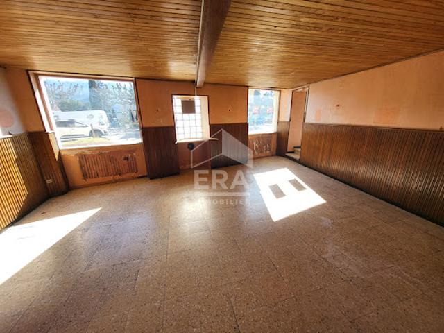 Local Commercial vente à Digne-les-Bains, Château-arnoux-saint-auban