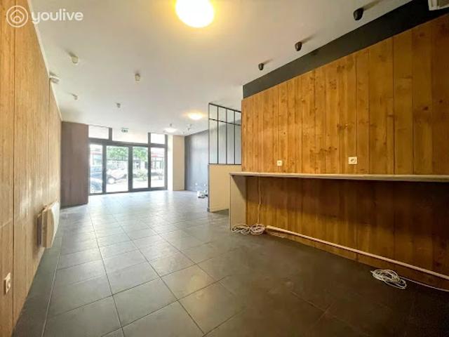 Local Commercial vente à La Roche-sur-Yon, La Roche-sur-yon